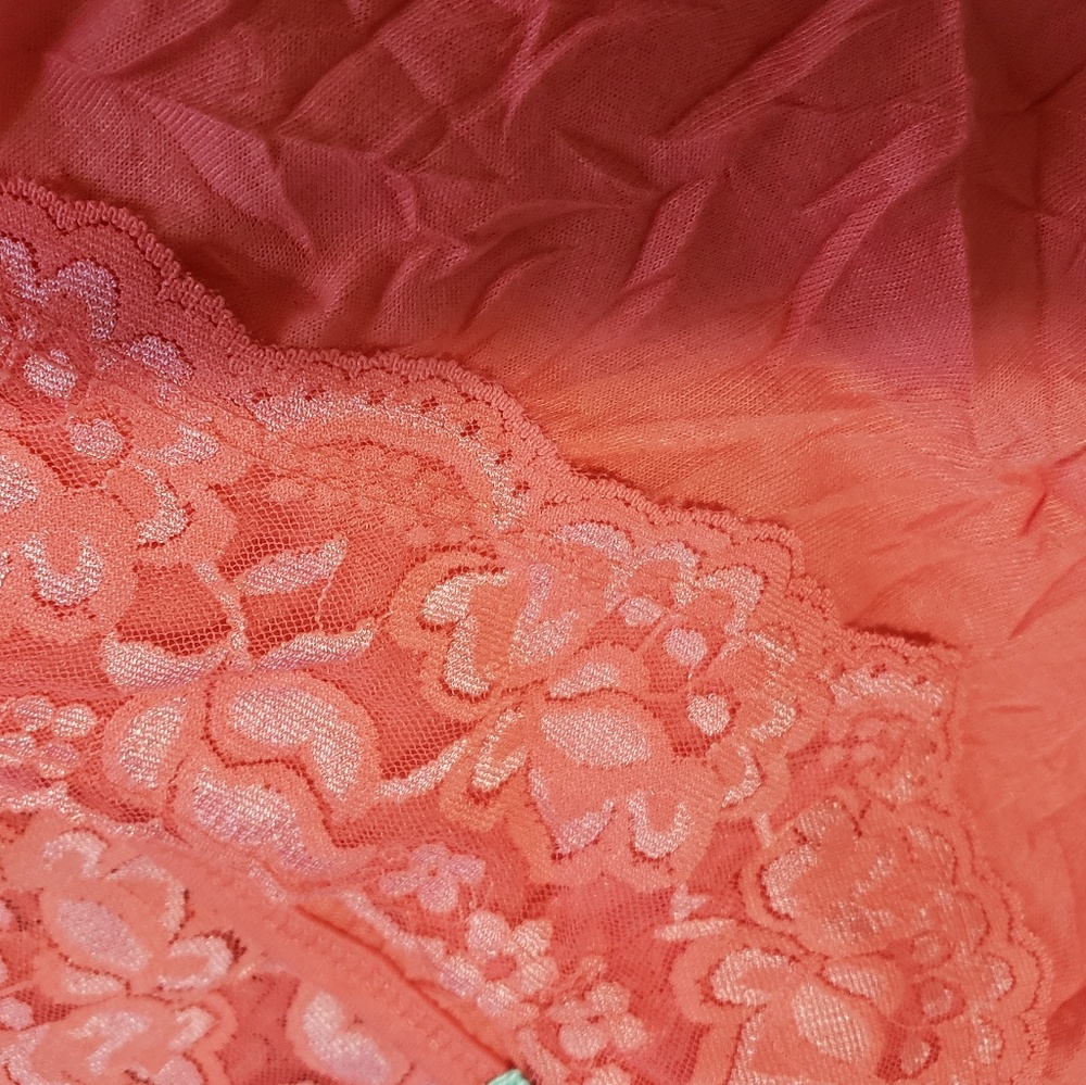 Multi colored undershirts - Picture 2 of 2